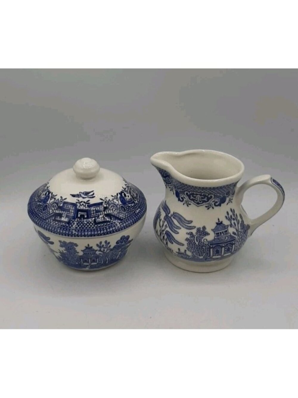 Vintage Churchill  England  BLUE WILLOW  Creamer & Sugar Bowl Set with Lid